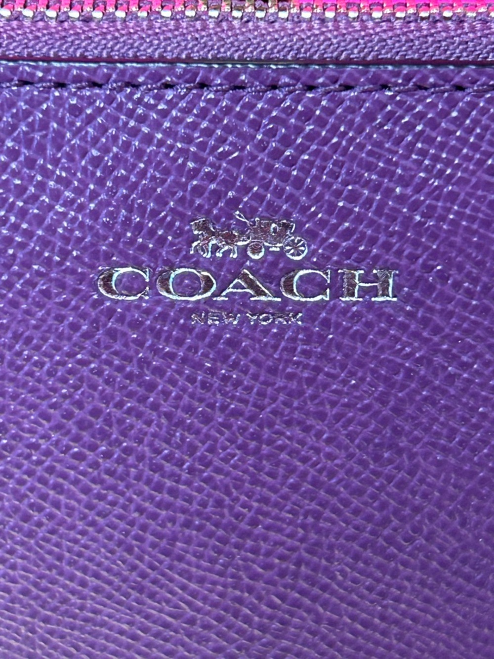 Coach Plum Textured Leather Wristlet Approx. 6 x 4 - Picture 4 of 12